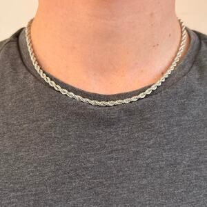 Basic rope chain necklace